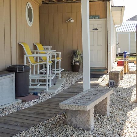 Sneads Ferry Vacation Rental Studio With Water Views Extérieur photo