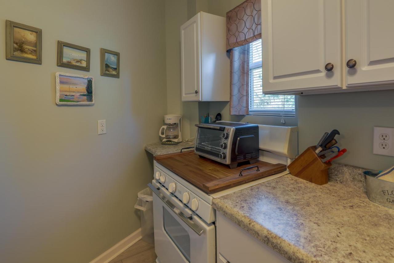 Sneads Ferry Vacation Rental Studio With Water Views Extérieur photo