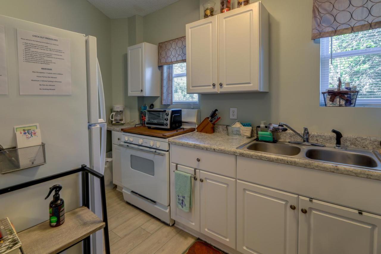 Sneads Ferry Vacation Rental Studio With Water Views Extérieur photo