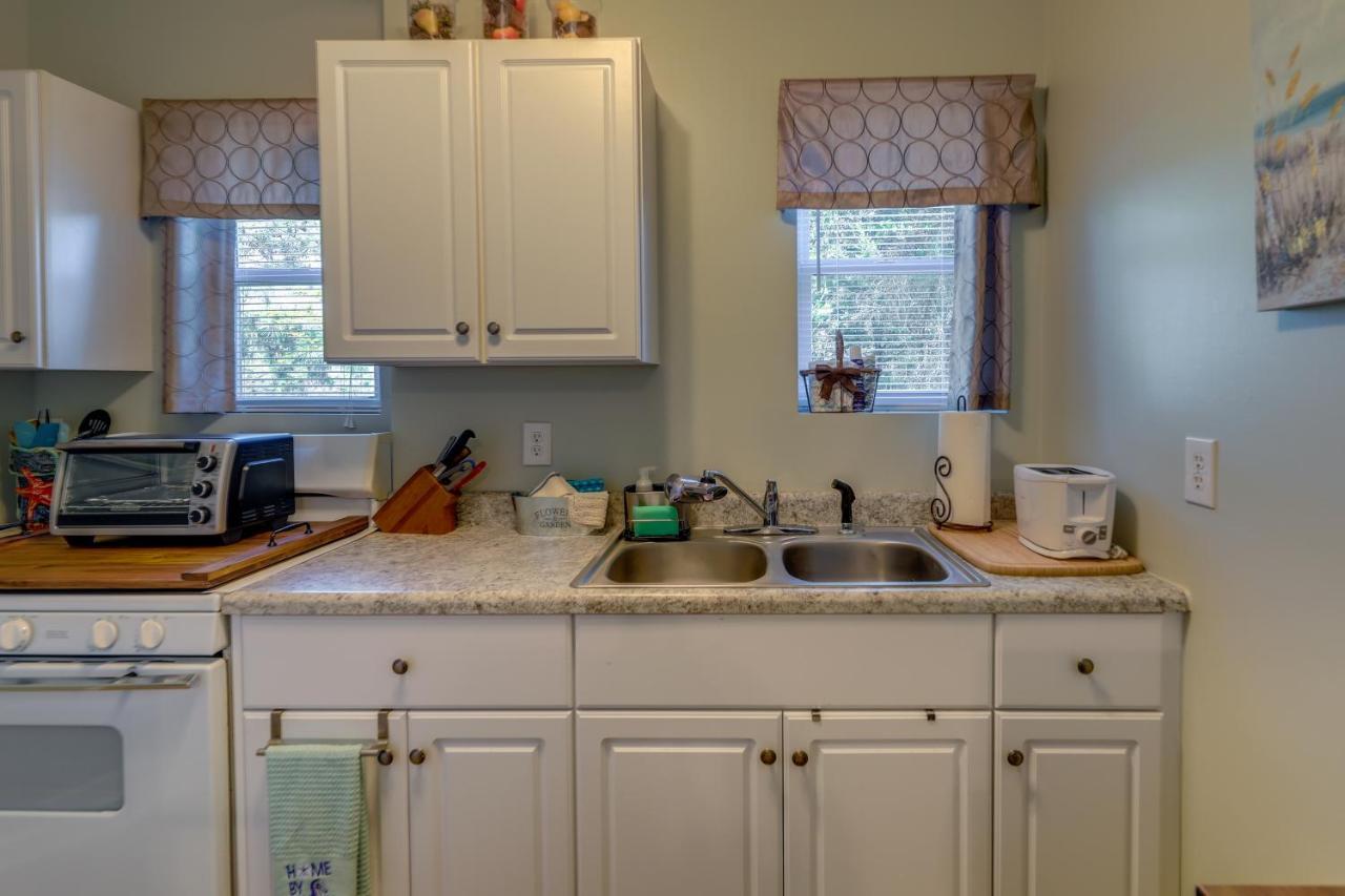 Sneads Ferry Vacation Rental Studio With Water Views Extérieur photo