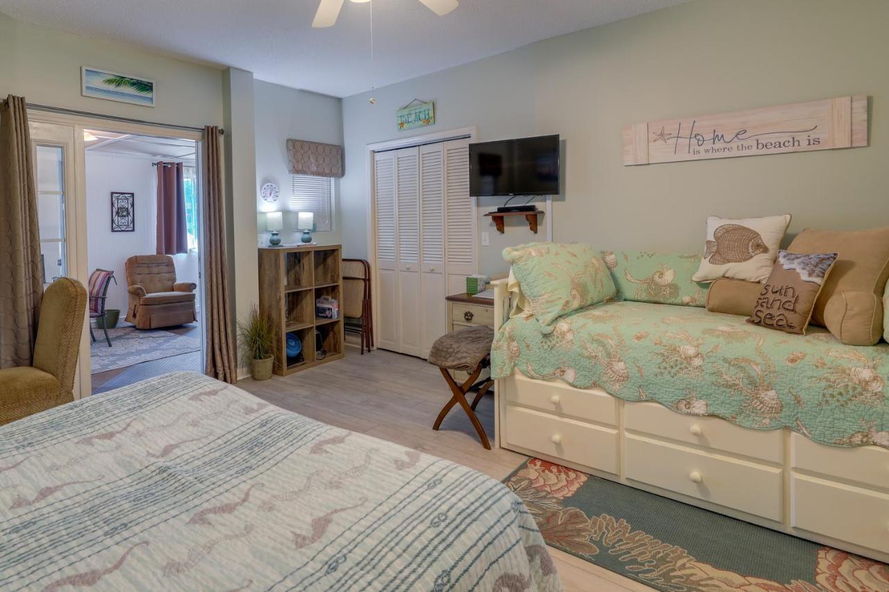 Sneads Ferry Vacation Rental Studio With Water Views Extérieur photo