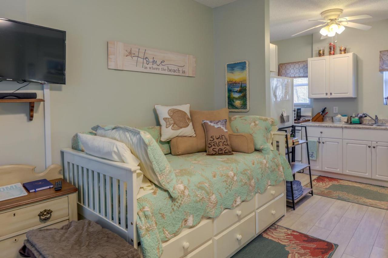 Sneads Ferry Vacation Rental Studio With Water Views Extérieur photo