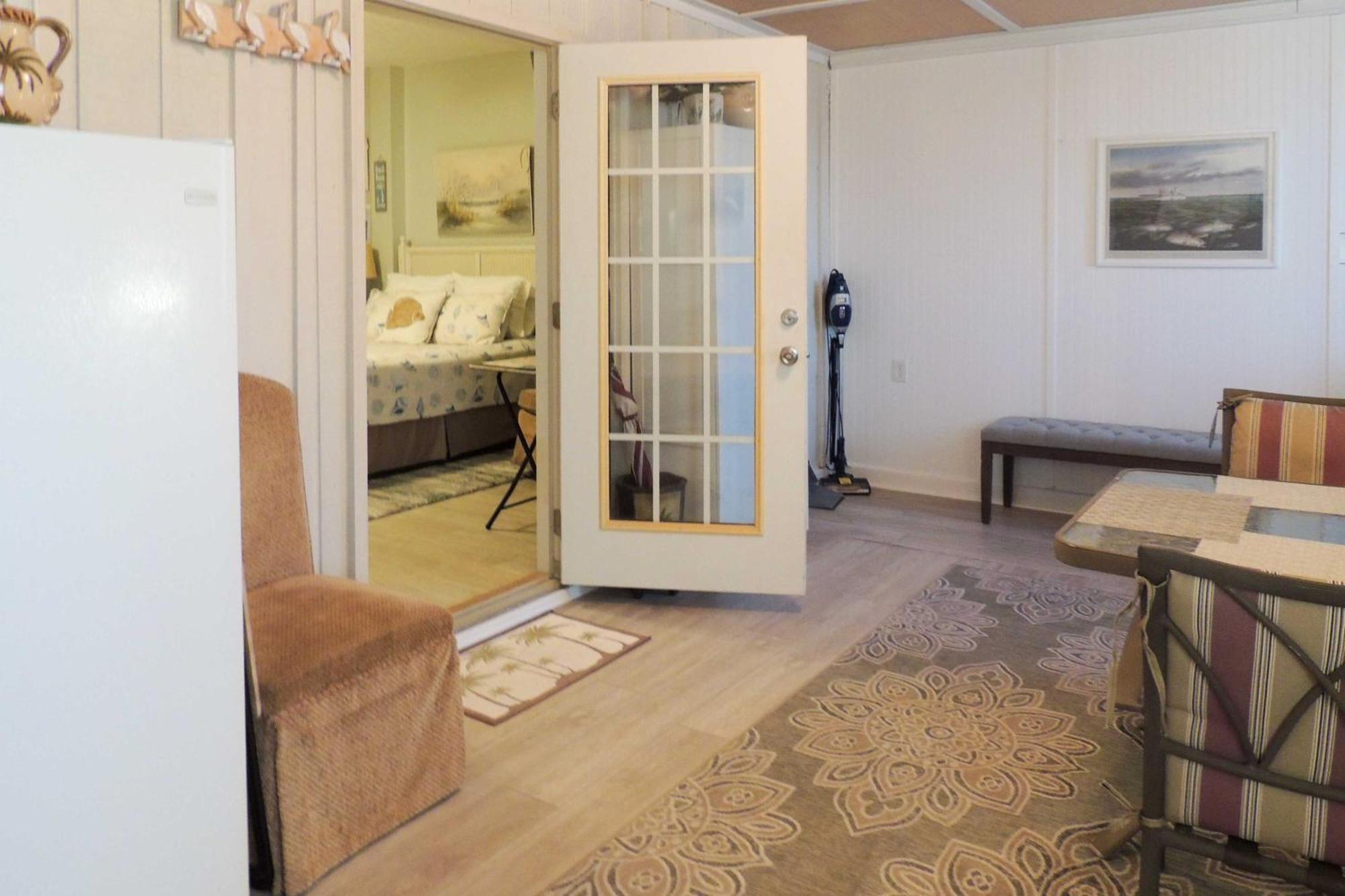 Sneads Ferry Vacation Rental Studio With Water Views Extérieur photo